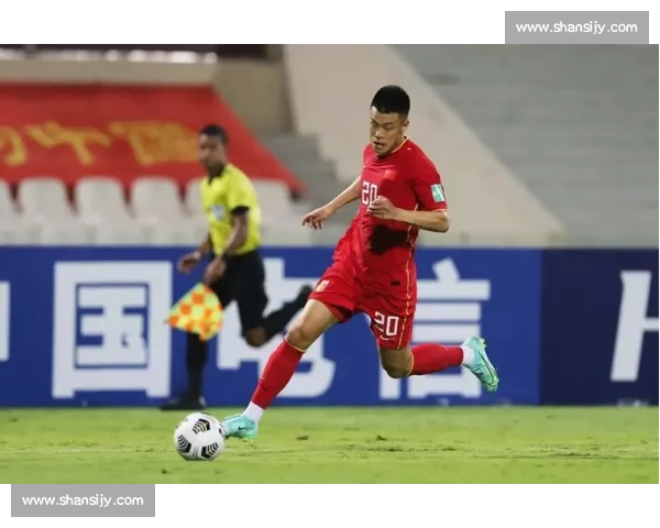 40 岁老将黄希扬助攻帽子戏法 铜梁龙 3-1 逆转终结 4 轮不胜 40 岁老将黄希扬助攻帽子戏法 铜梁龙 3-1 逆转终结 4 轮不胜